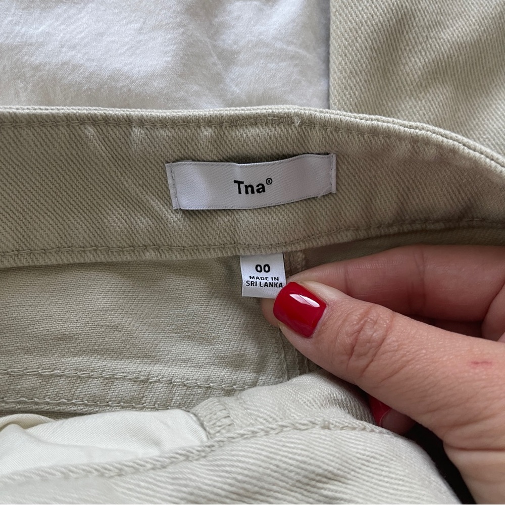 Aritzia TNA women’s Beige Cargo Pants 00 - Picture 3 of 5